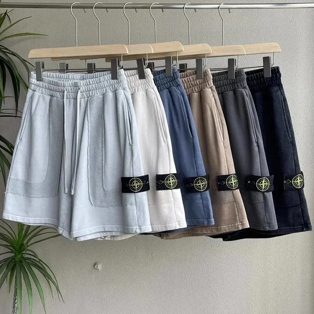 Stone Island Shorts Cargo with compass badge product detail image 3