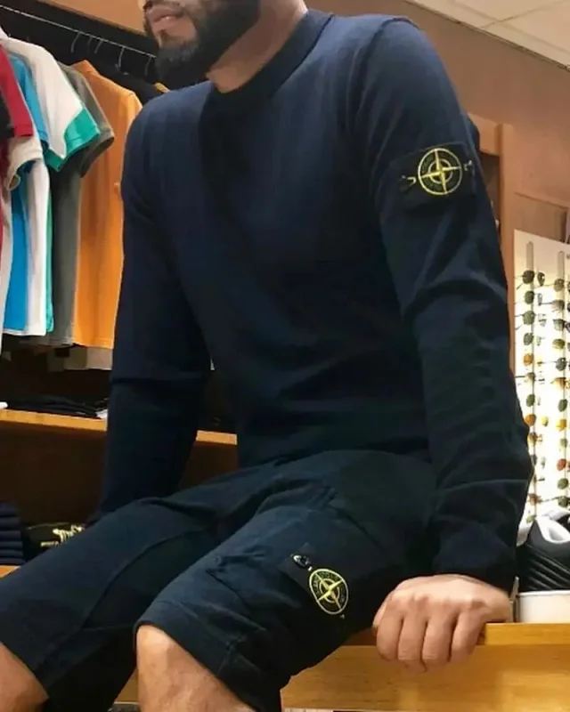 Stone Island Shorts Cargo with compass badge product detail image 9