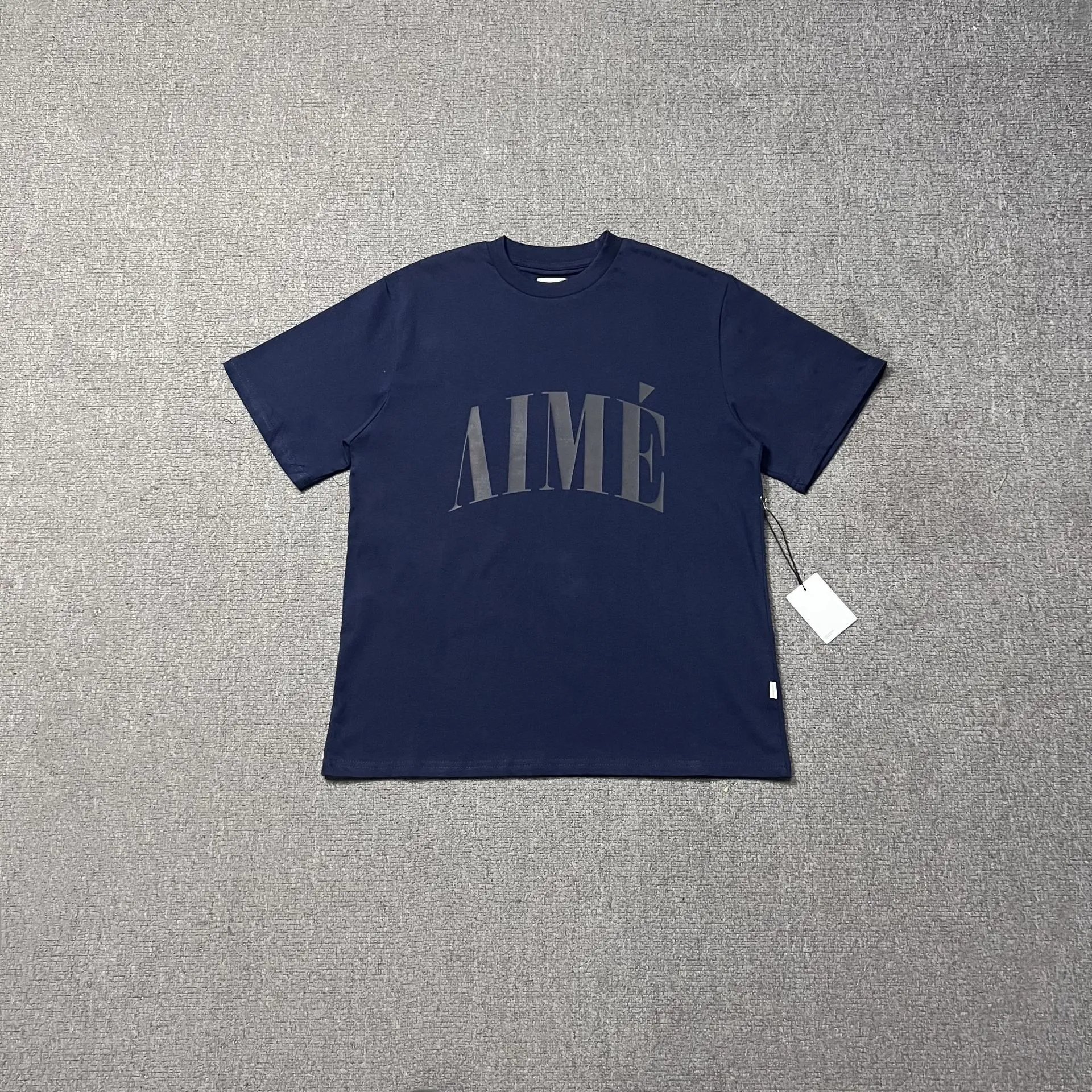 Classic Letter Print Landmark Building Crew Neck T-Shirt photo 7