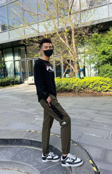 The North Face Utility Joggers Beige/Black Pants - 9