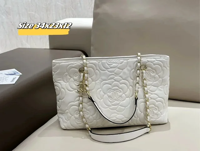 Chanel Handbags Quilted Top-Handle Chain Bag product detail image 8