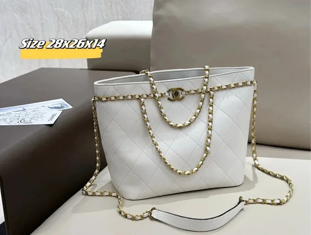 Chanel Handbags Quilted Top-Handle Chain Bag product detail image 3
