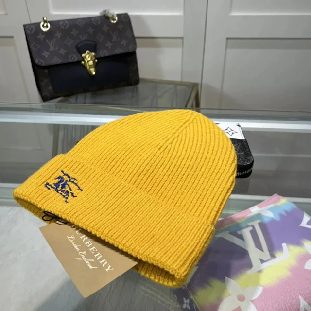 Burberry Hats Check Baseball Caps and Logo Knit Beanies product detail image 1
