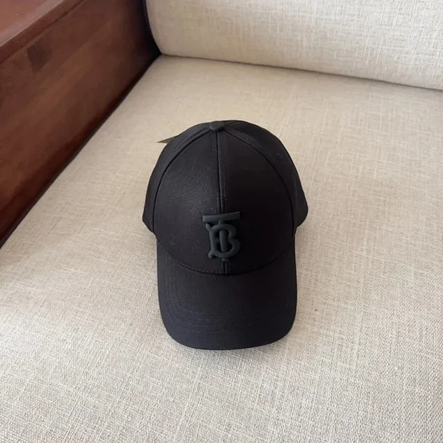 Burberry Hats Check Baseball Caps and Logo Knit Beanies product detail image 3