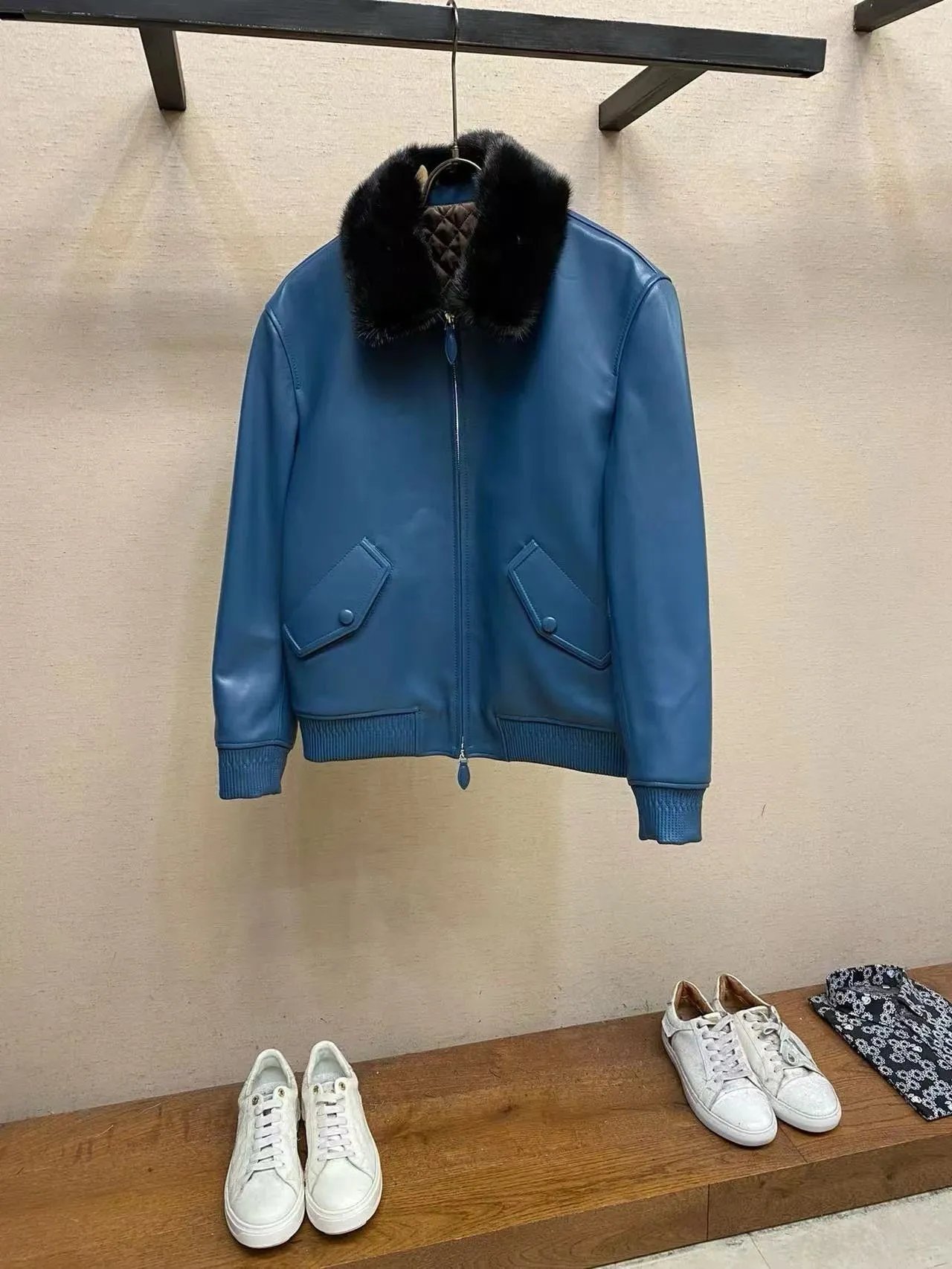 不包退可以换码工厂断码48一件berluti23秋冬水貂毛领男士羊皮皮衣外套超级好