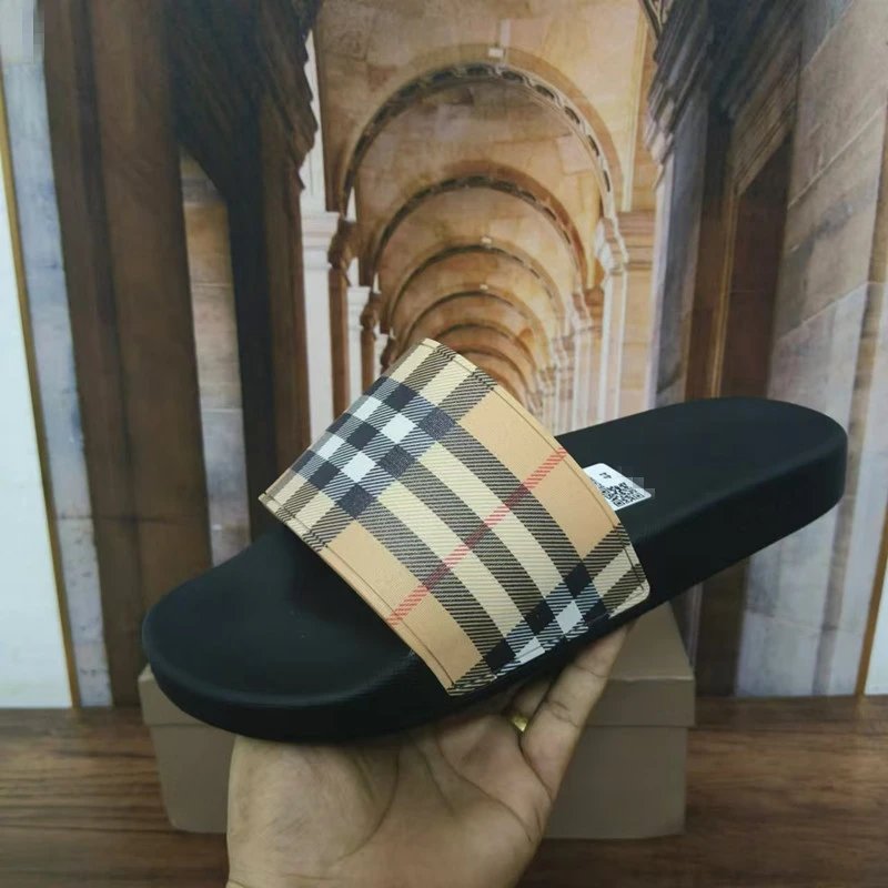 Burberry House Check Slide San