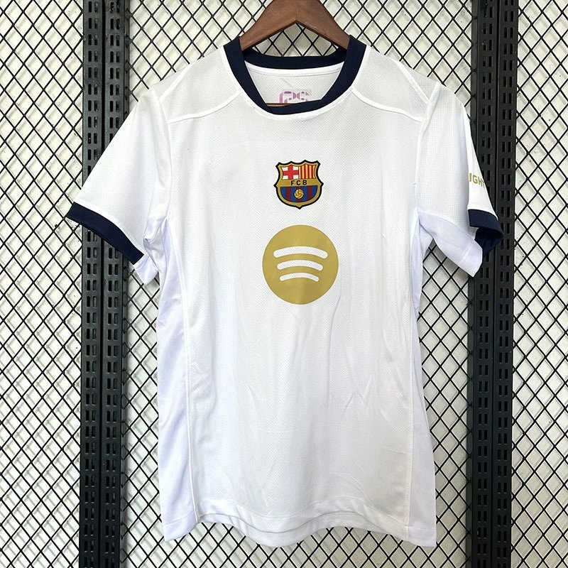 2526 Barcelona White