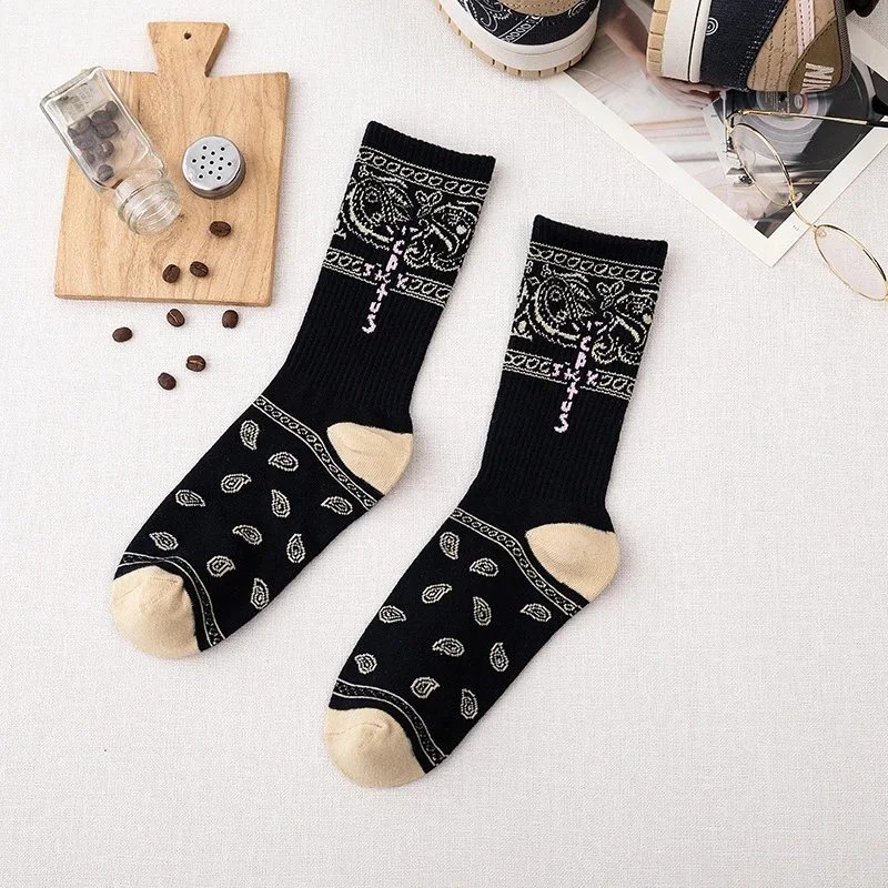 Cactus Jack Socks Ribbed crew with embroidered graphic motifs — Cashew flower dark blue lettering