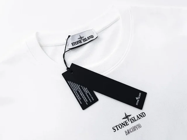 Stone Island T-Shirts Short-Sleeve Graphic Print T-Shirt product detail image 2