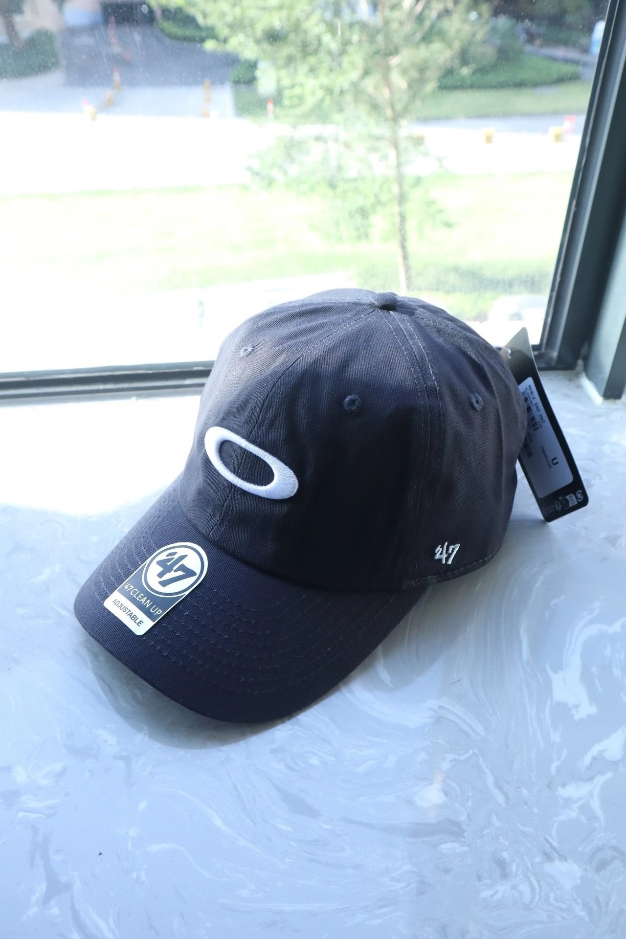 Oakley Hats Baseball Cap with Embroidered Ellipse Logo — Gray white label