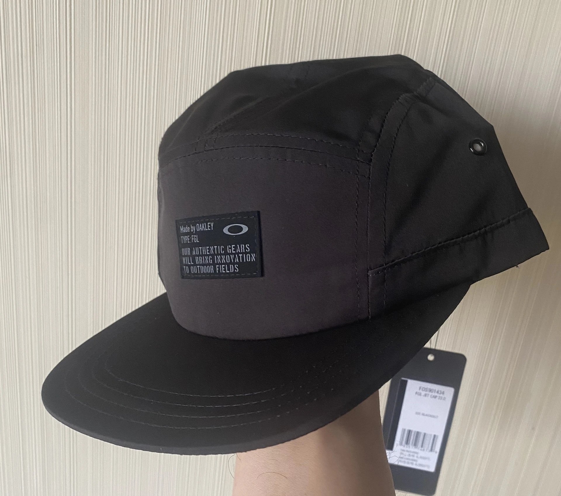 Oakley Hats Baseball Cap with Embroidered Ellipse Logo — Five black pieces