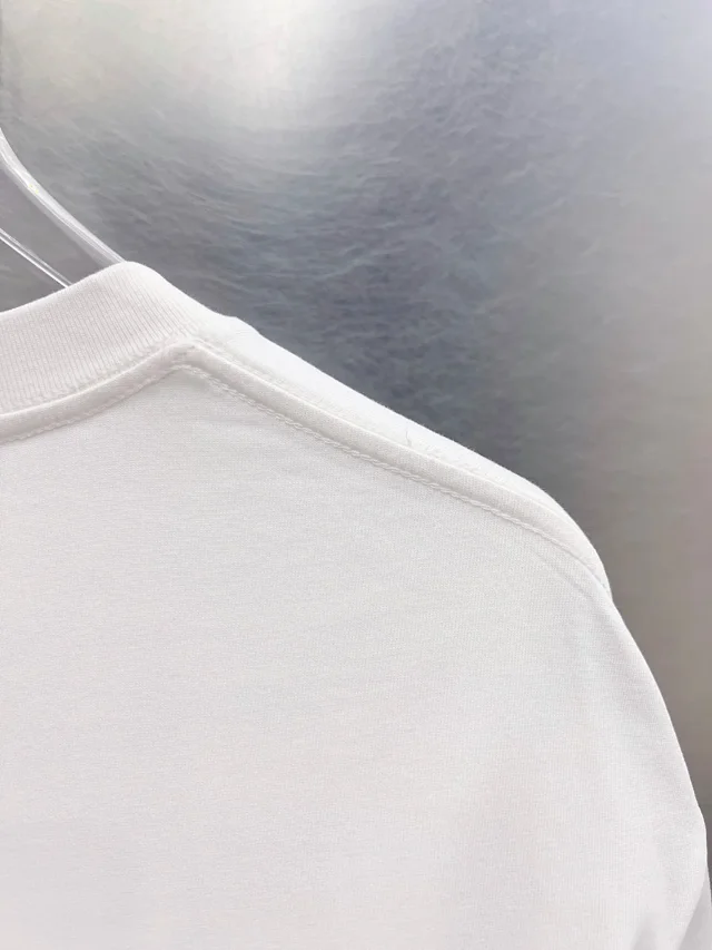 Off-White T-Shirts Graphic-print crew-neck product detail image 19