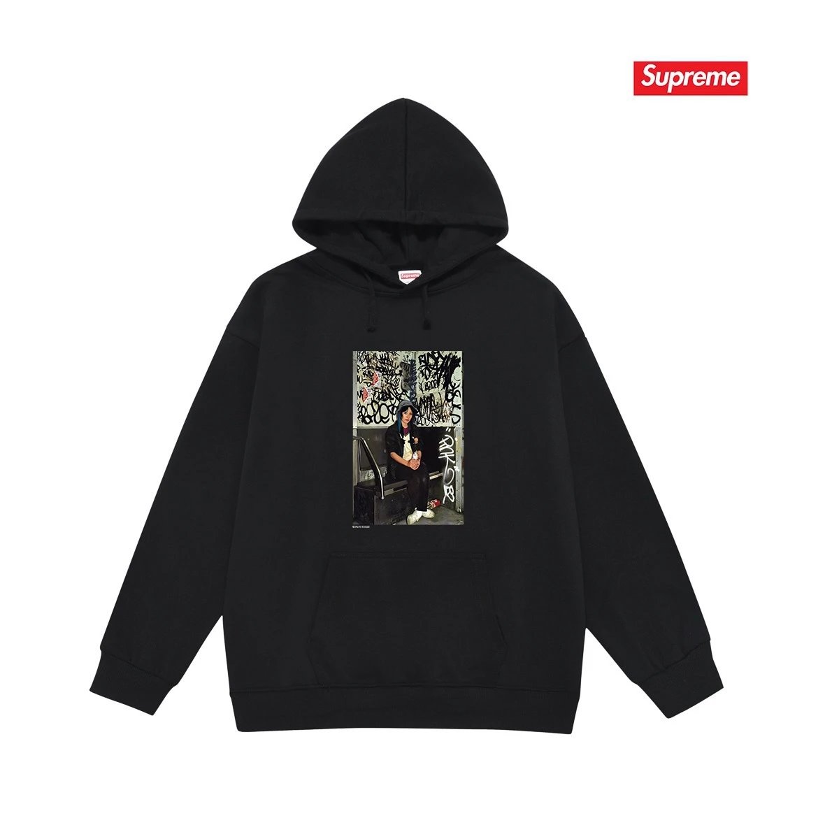 Supreme Hoodies & Sweatshirts Fleece-lined pullover hoodie with photo graphic and kangaroo pocket — S 2181 Black with fleece lining