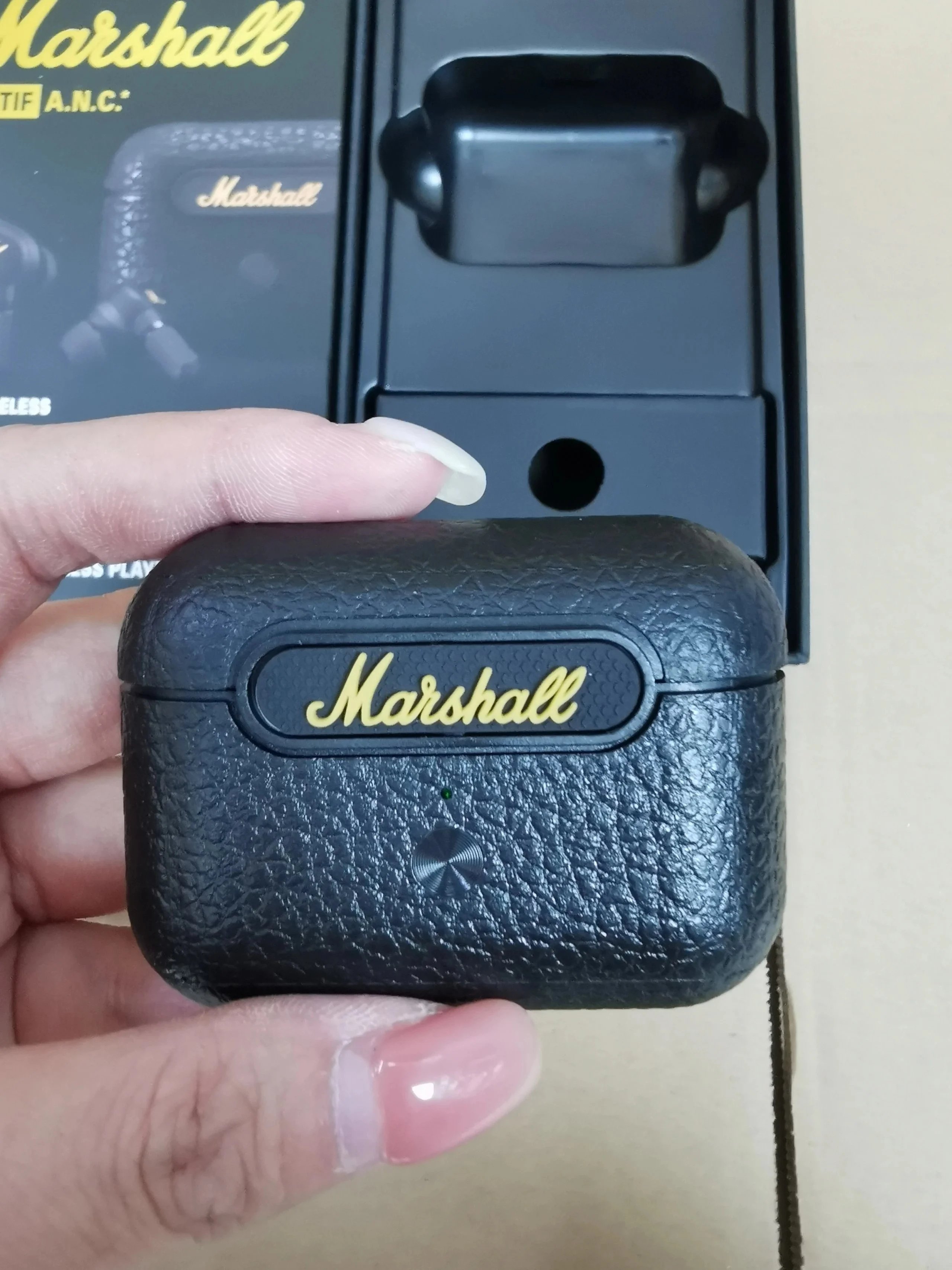 Marshall Headphones Motif A.N.C. True Wireless Earbuds — Golden gold