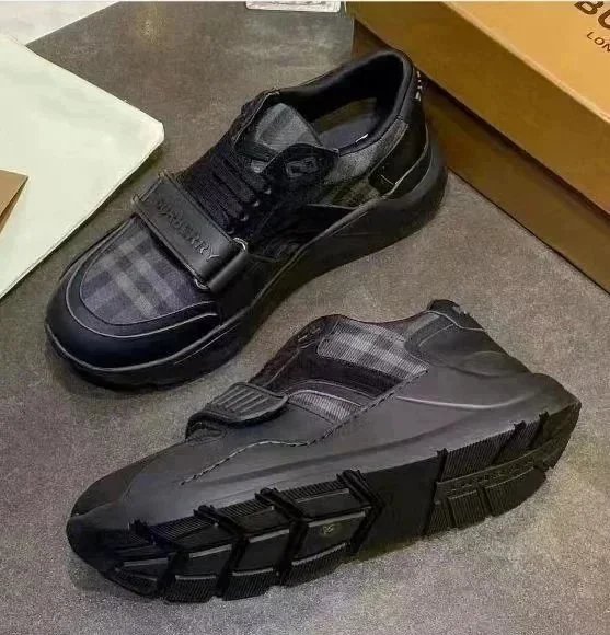 Burberry Sneakers Velcro-Strap — 35