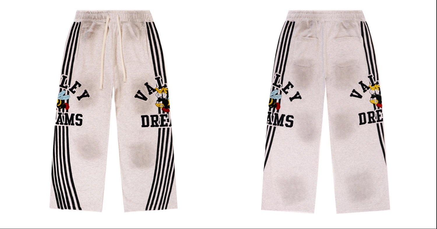Vale Forever Matching Sets Bee graphic striped hoodie and sweatpants set — 8246 white