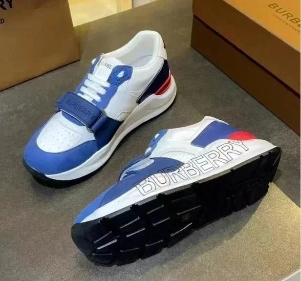 Burberry Sneakers Velcro-Strap — 17