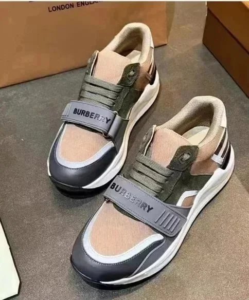 Burberry Sneakers Velcro-Strap — 22