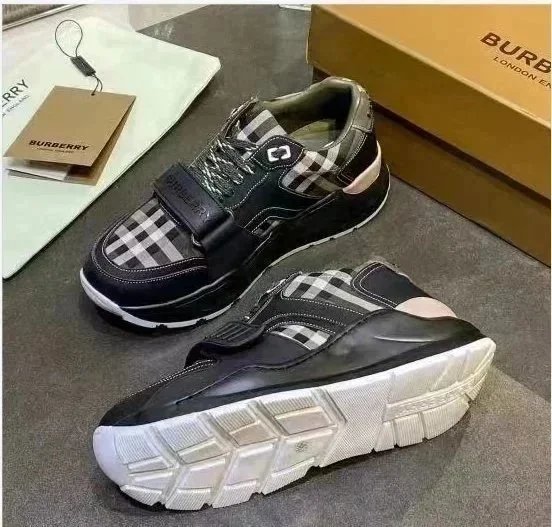 Burberry Sneakers Velcro-Strap — 34