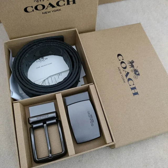 Coach Belts Reversible Signature C Pattern Belt with Interchangeable Buckles product detail image 11