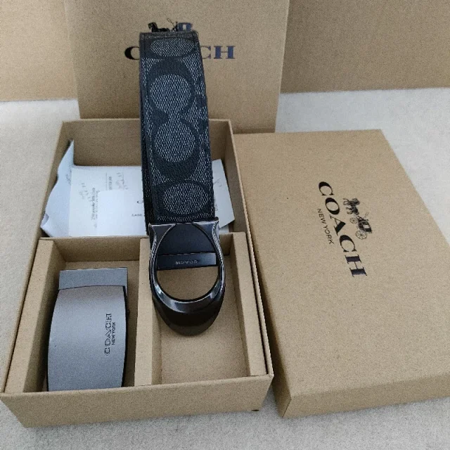 Coach Belts Reversible Signature C Pattern Belt with Interchangeable Buckles product detail image 7