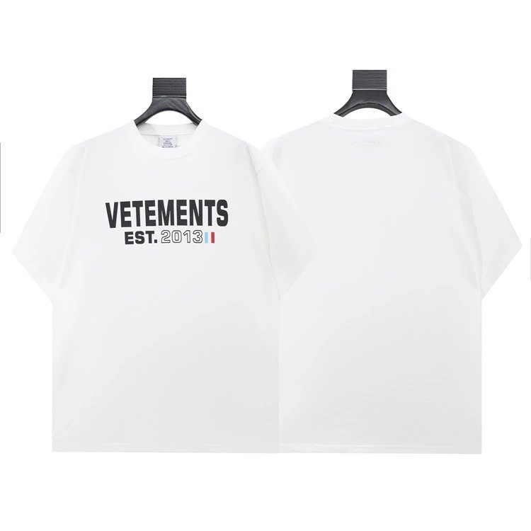 Vetements T-Shirts Graphic Logo Print — 8017 white