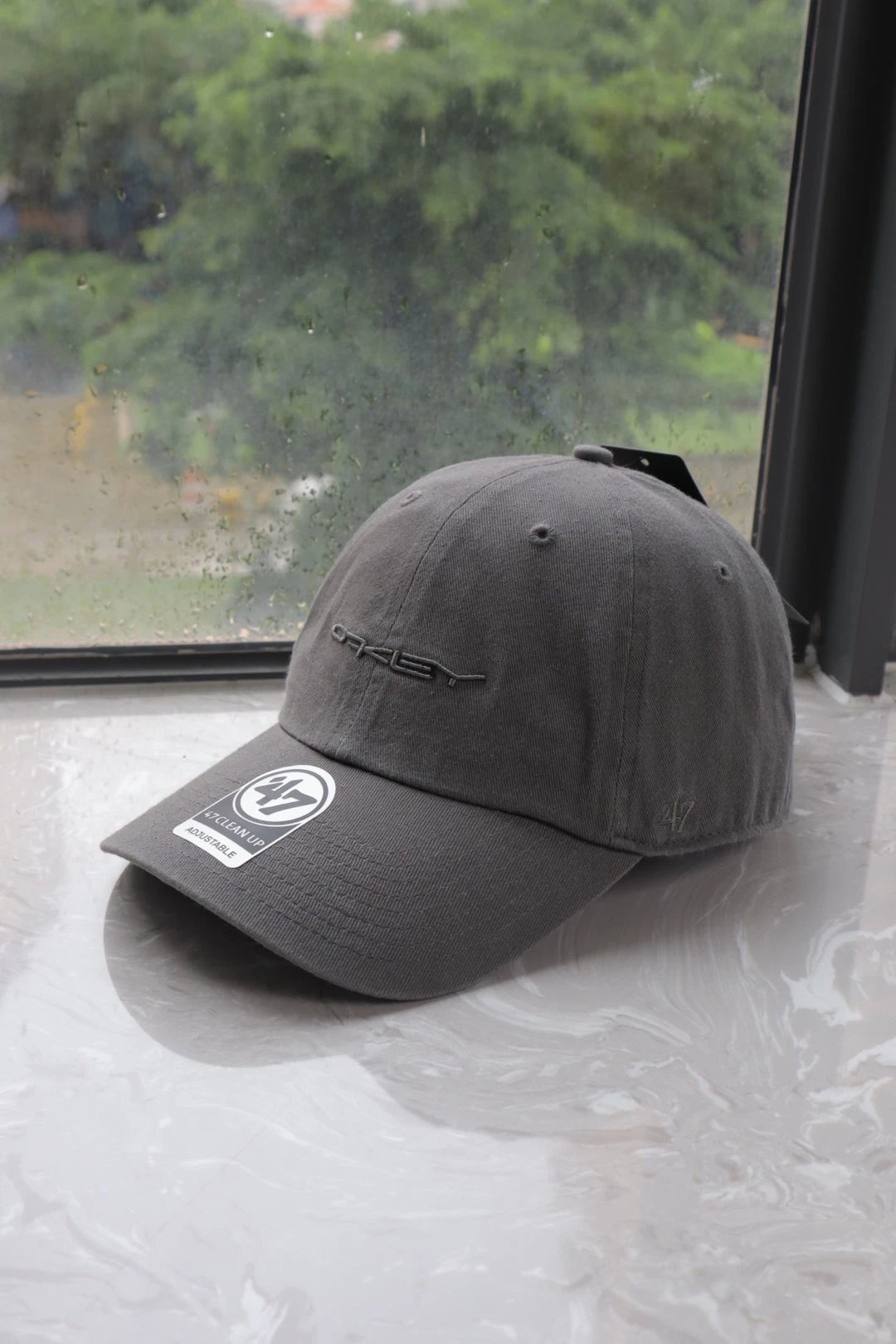 Oakley Hats Baseball Cap with Embroidered Ellipse Logo — Washed gray