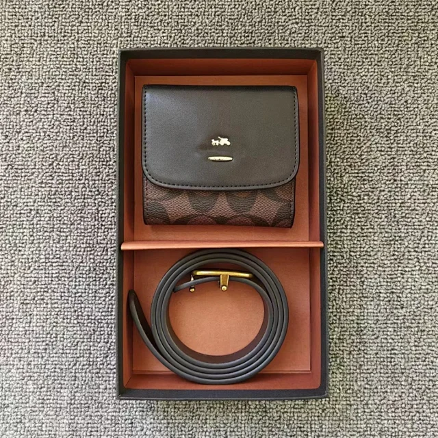 Coach trifold wallet and belt gift set product detail image 3