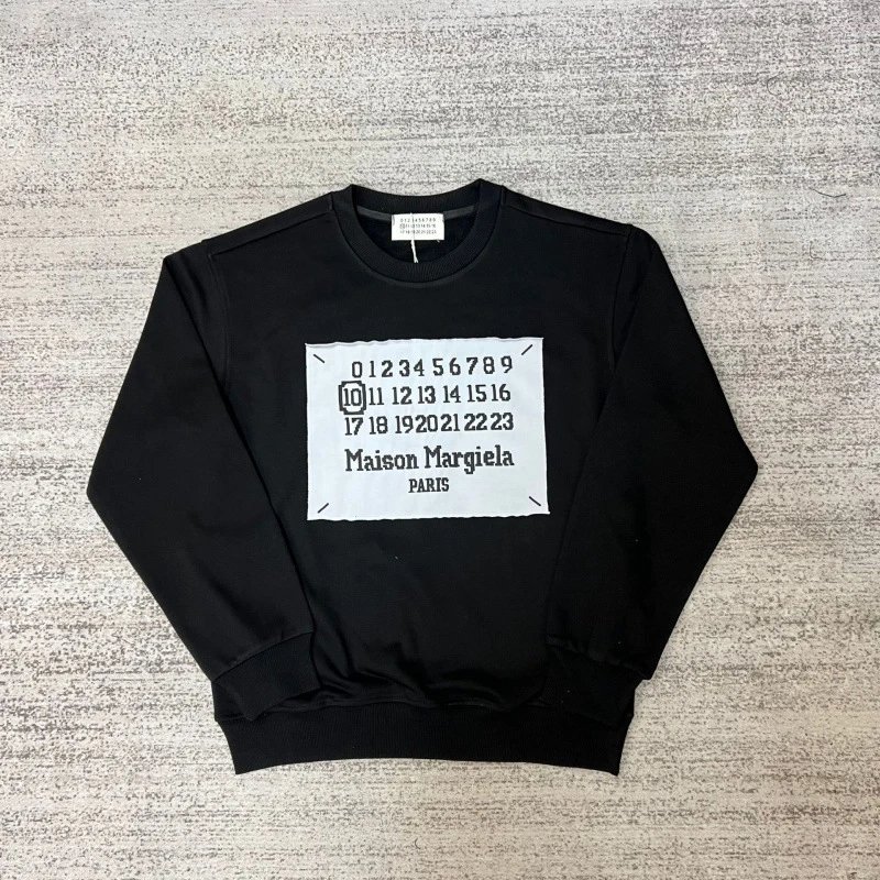 Maison Margiela Hoodies & Sweatshirts Crewneck sweatshirt with number-logo graphics — 27 black
