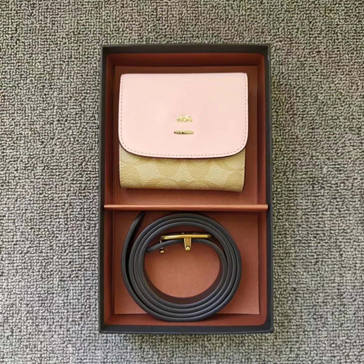 Coach Mini Envelope Cardholder and Leather Belt Set Black / Beige / Red Wallets - 5
