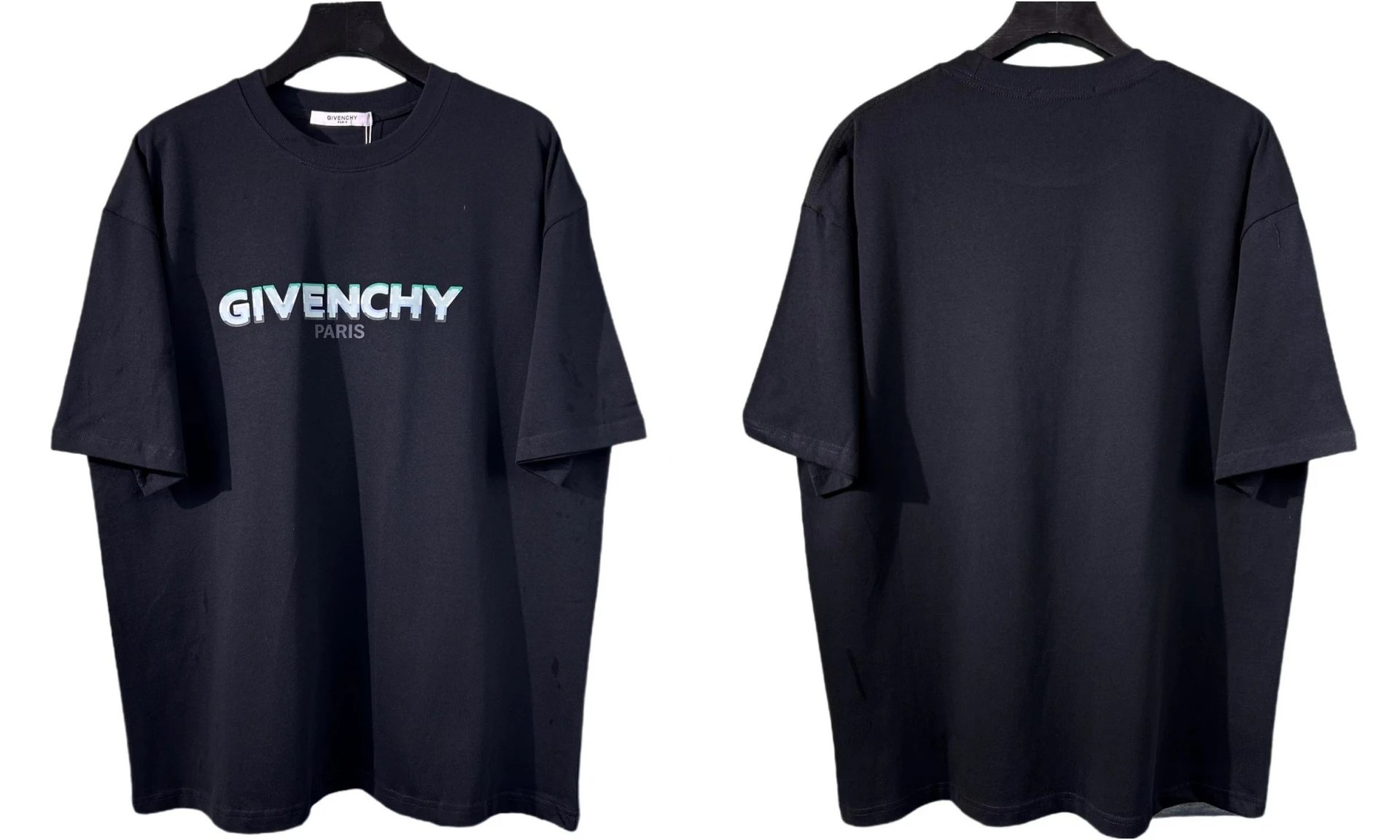 Givenchy T-Shirts Oversized graphic-print — 824 black