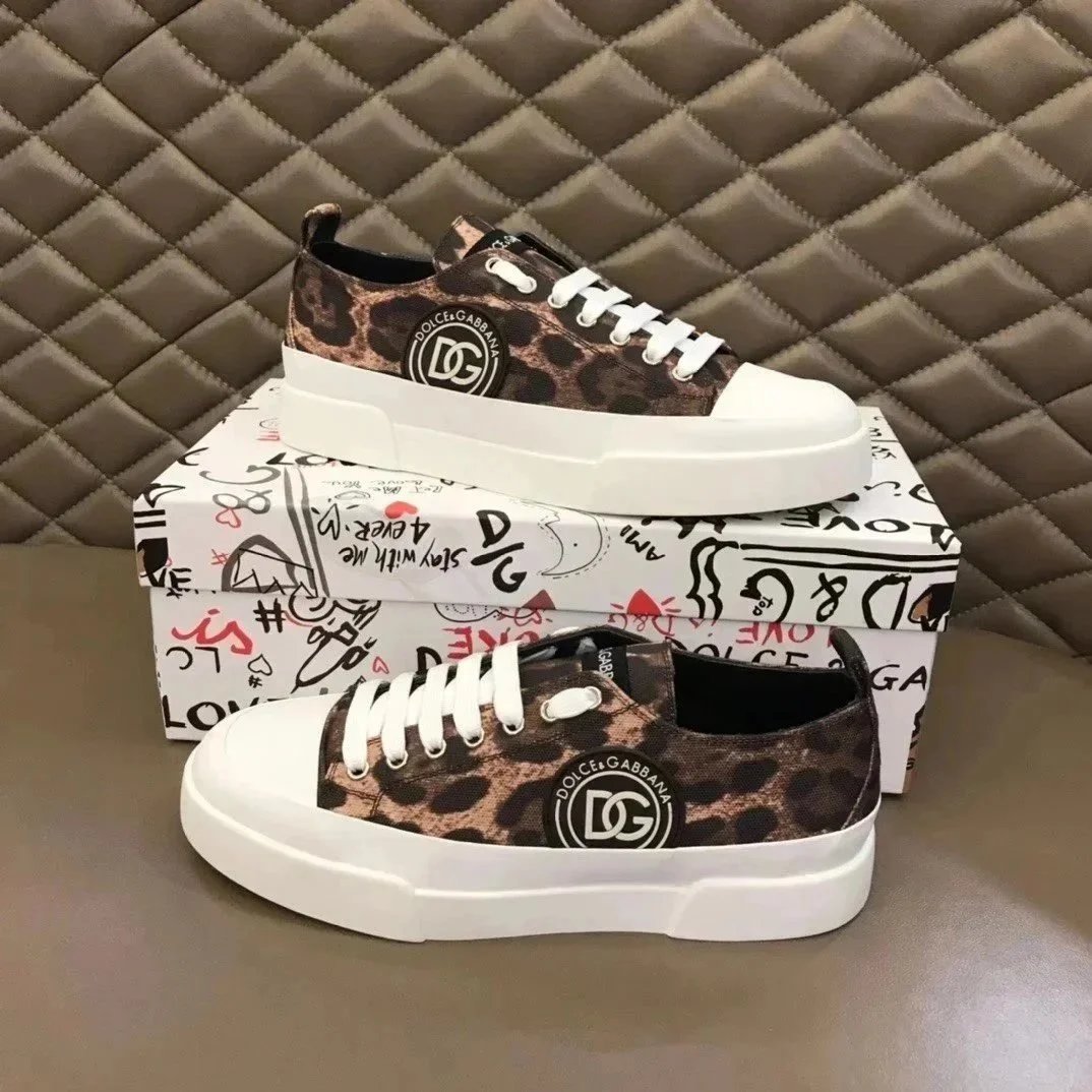 Dolce & Gabbana Sneakers Low-top logo lace-up — 23