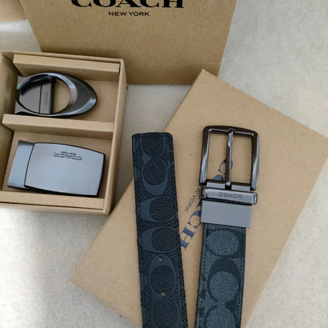 Coach Belts Reversible Signature C Pattern Belt with Interchangeable Buckles product detail image 9