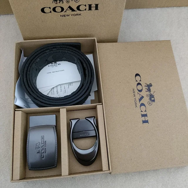 Coach Belts Reversible Signature C Pattern Belt with Interchangeable Buckles product detail image 15