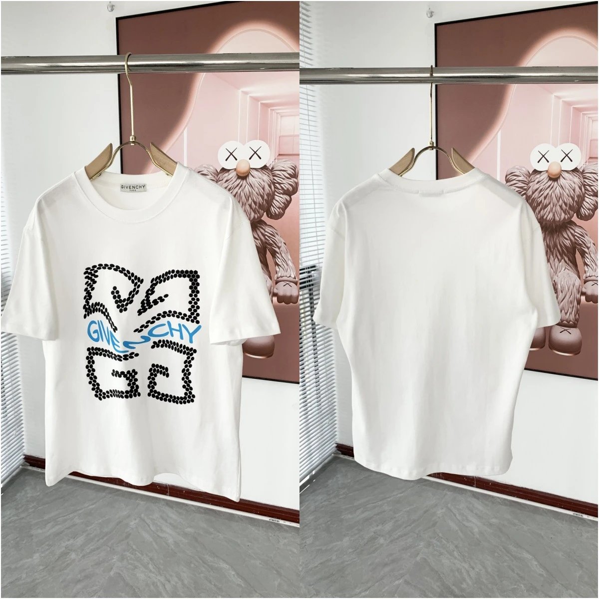 Givenchy T-Shirts Graphic Print — 850 white