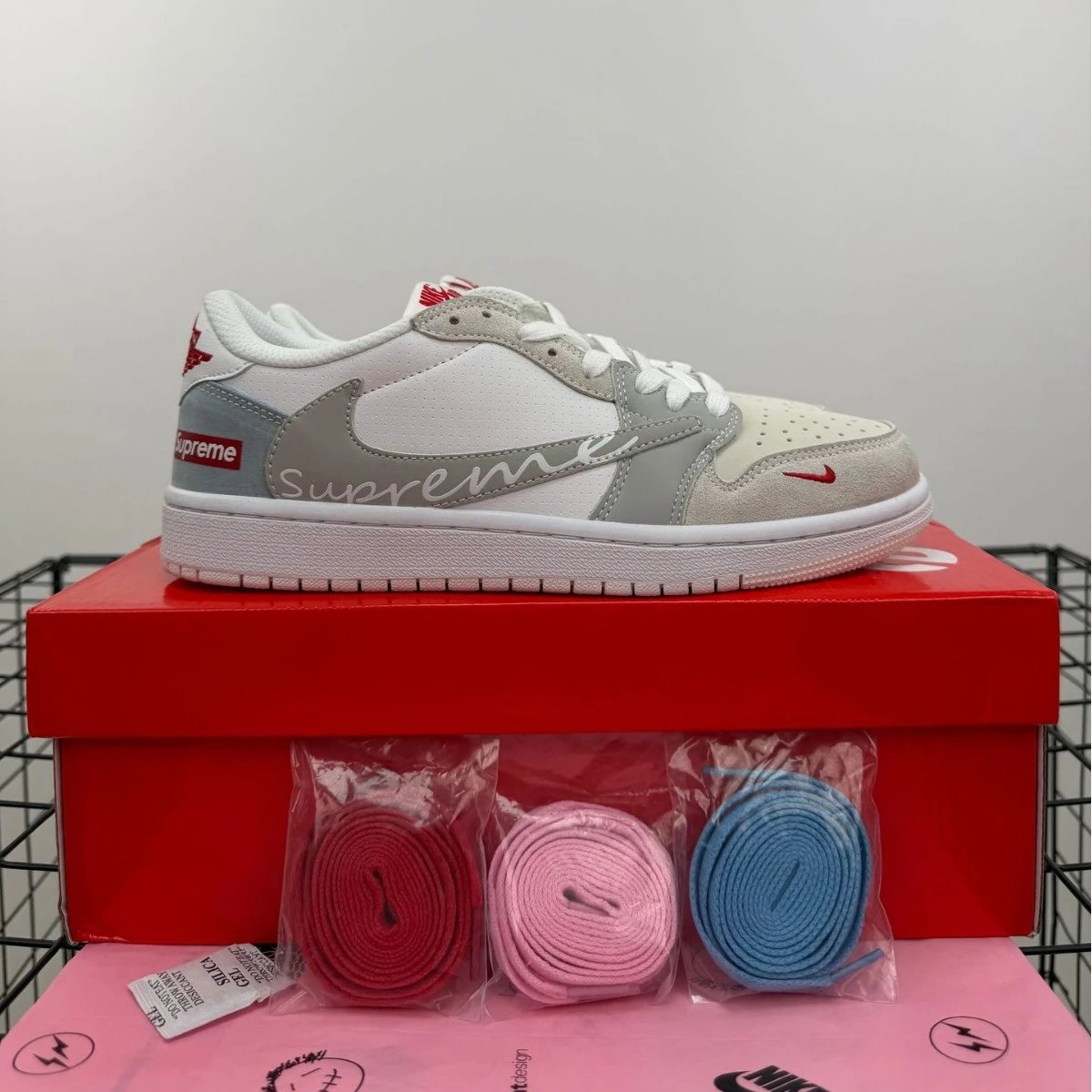Nike Sneakers Air Jordan 1 Low image 3