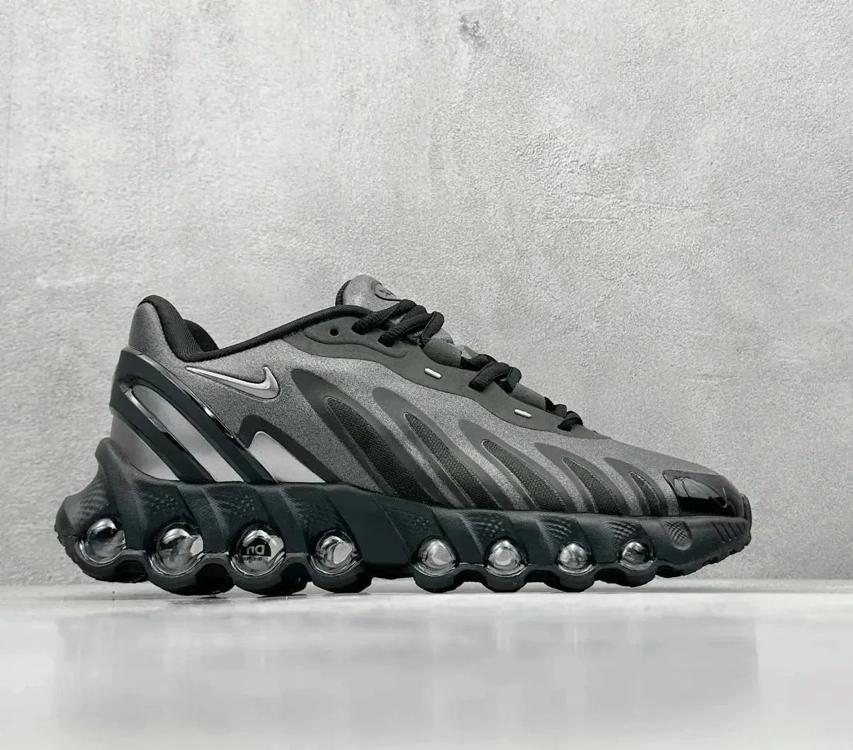 Nike Sneakers Column-cushioned image 10