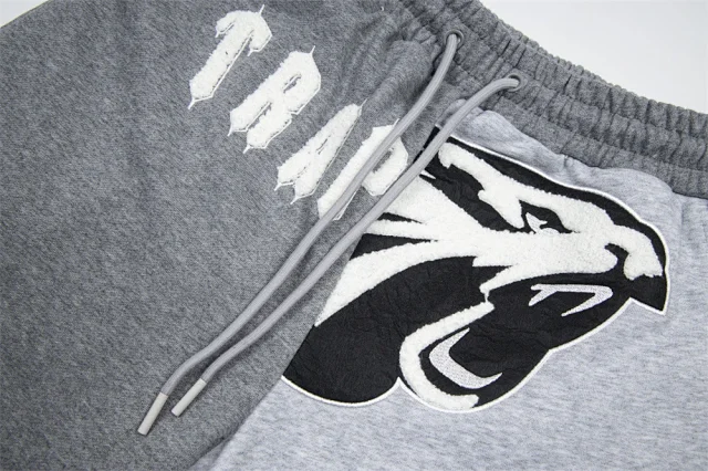 Trapstar T-Shirts Graphic Logo T-Shirt product detail image 15