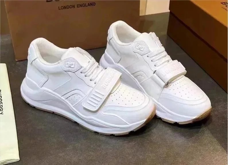 Burberry Sneakers Velcro-Strap — 33