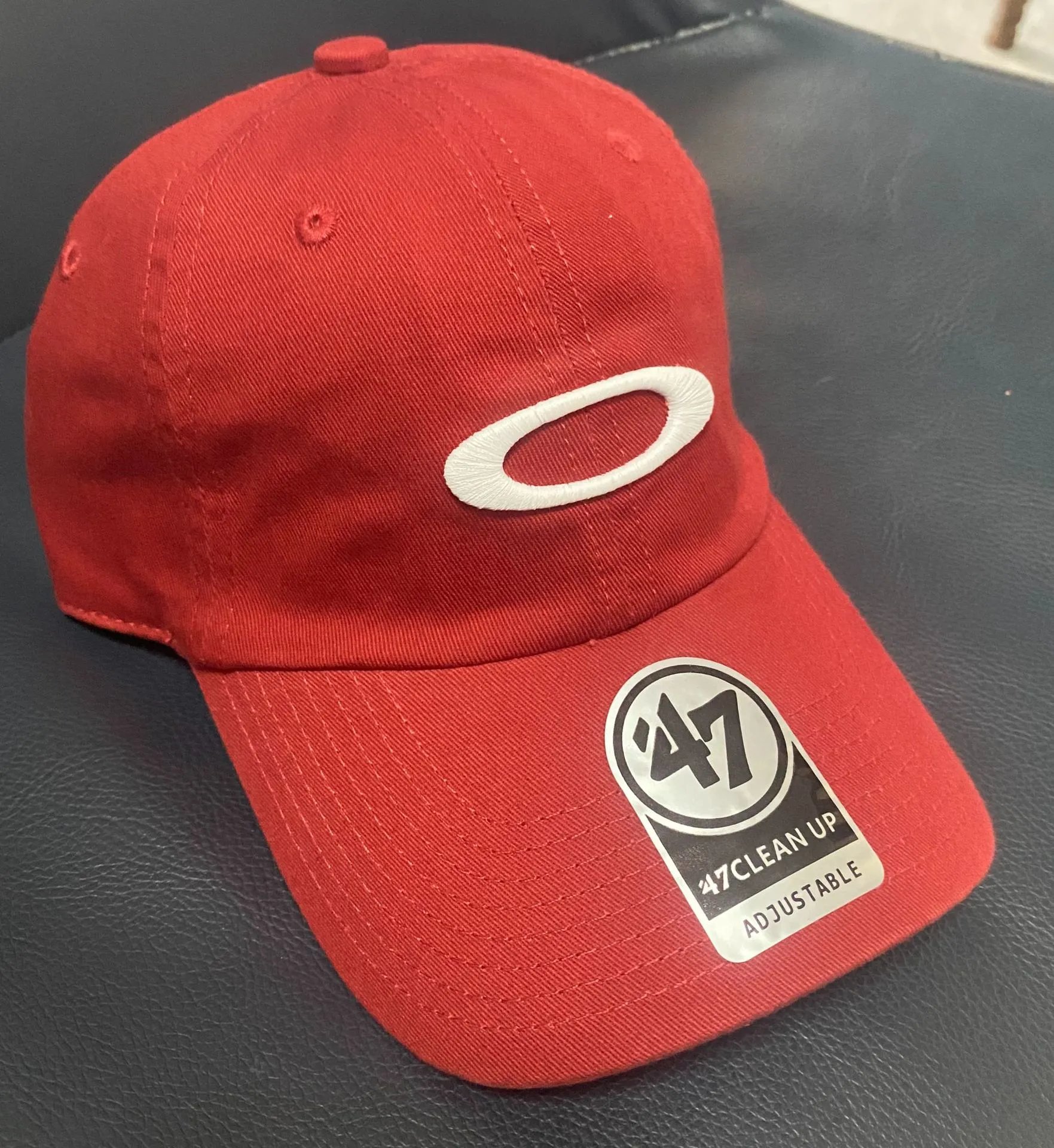 Oakley Hats Baseball Cap with Embroidered Ellipse Logo — Washed red white label