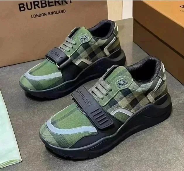 Burberry Sneakers Velcro-Strap — 39
