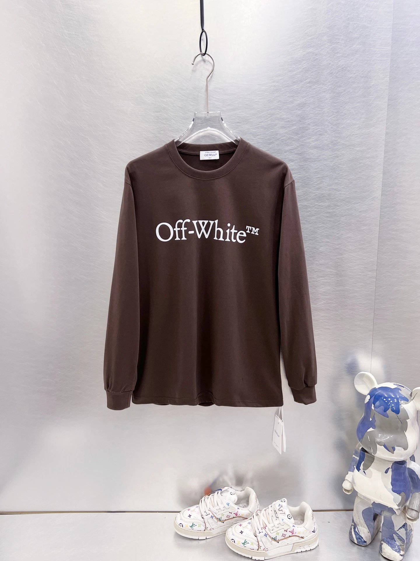 Off-White T-Shirts Long-Sleeve Graphic Arrow T-Shirt — 9650 Brown