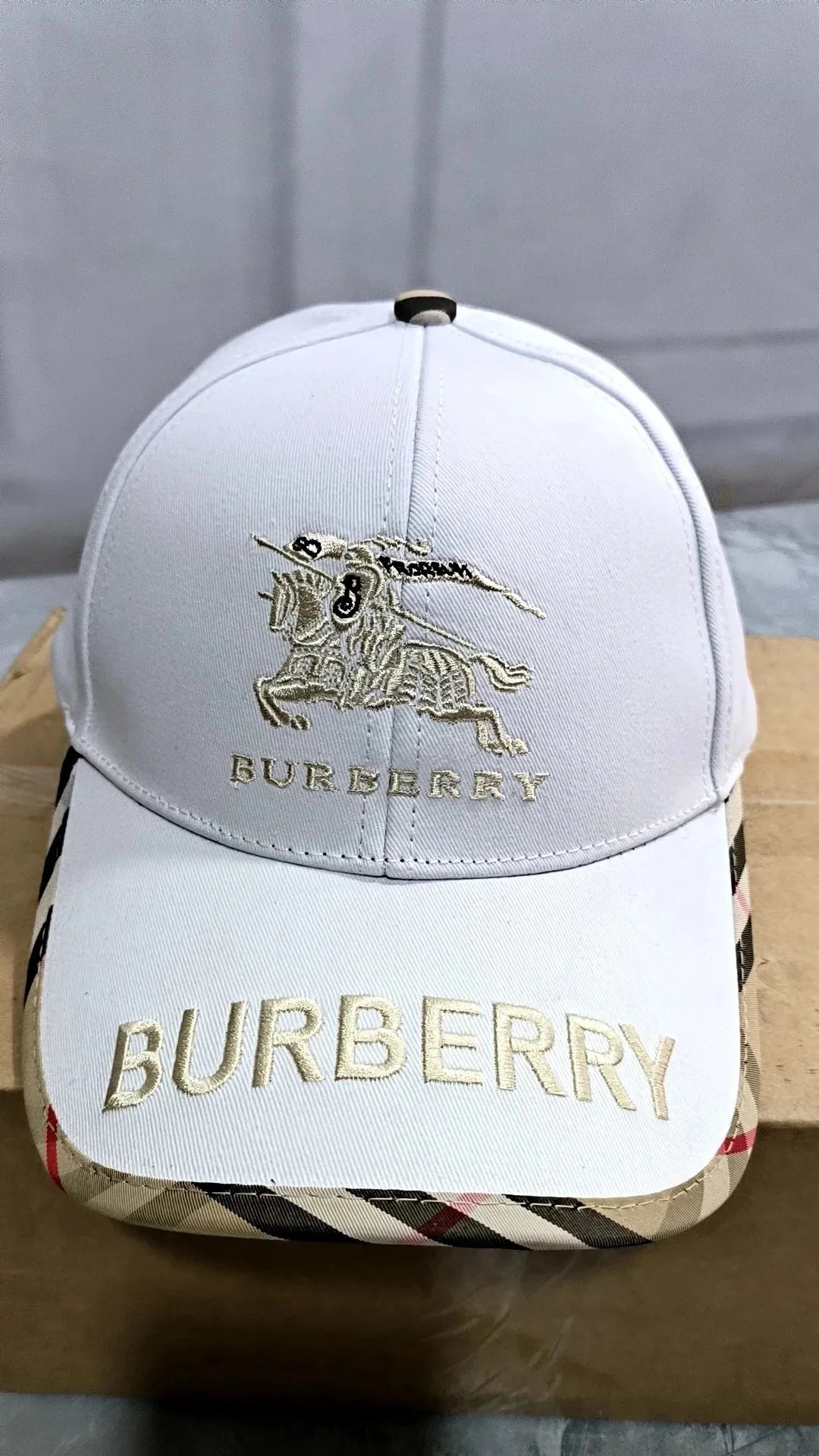 Burberry Hats Embroidered Equestrian Knight Check Trim Baseball Cap — CKMZ-12 (Special price, no returns or exchanges)