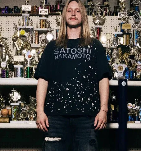 Satoshi Nakamoto T-Shirts Graphic studded T-Shirt product detail image 6