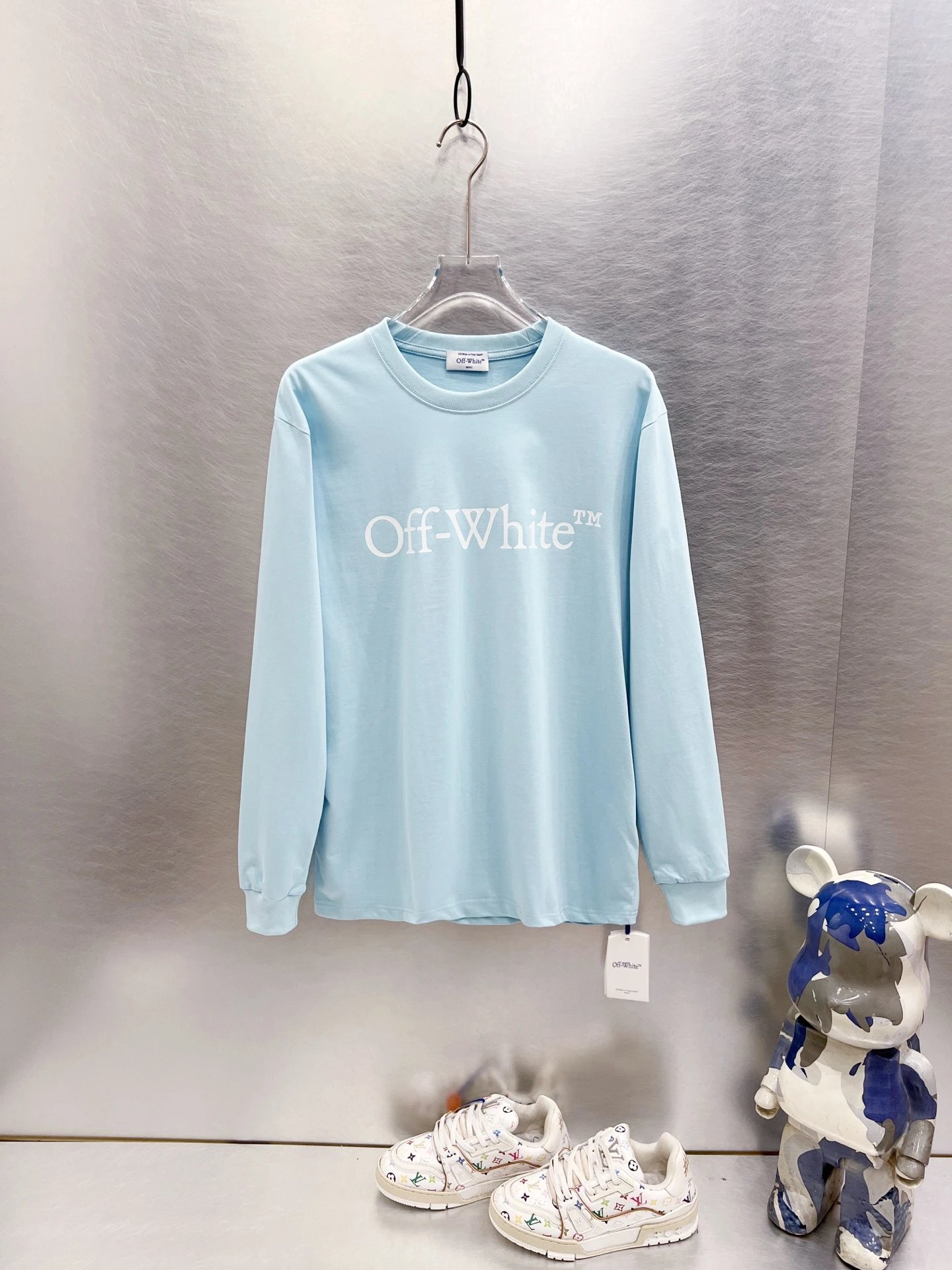 Off-White T-Shirts Long-Sleeve Graphic Arrow T-Shirt — 9650 Sky blue