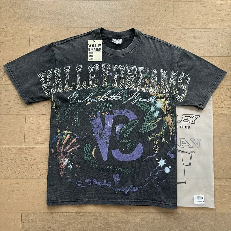 VALE USA T-Shirts Washed rhinestone graphic crew-neck T-shirt — 8025 Wash black hot drill