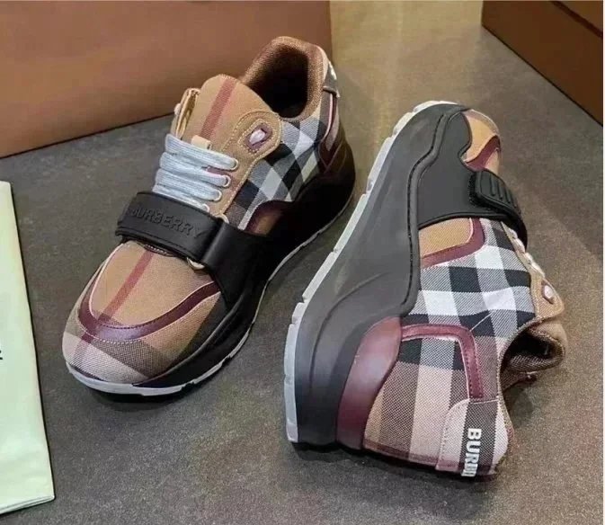 Burberry Sneakers Velcro-Strap — 31