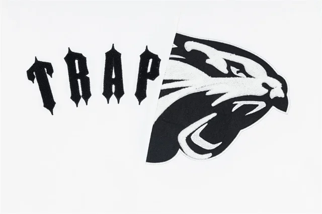 Trapstar T-Shirts Graphic Logo T-Shirt product detail image 14
