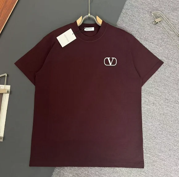 Valentino T-Shirts Logo Print Short-Sleeve T-Shirt product detail image 2