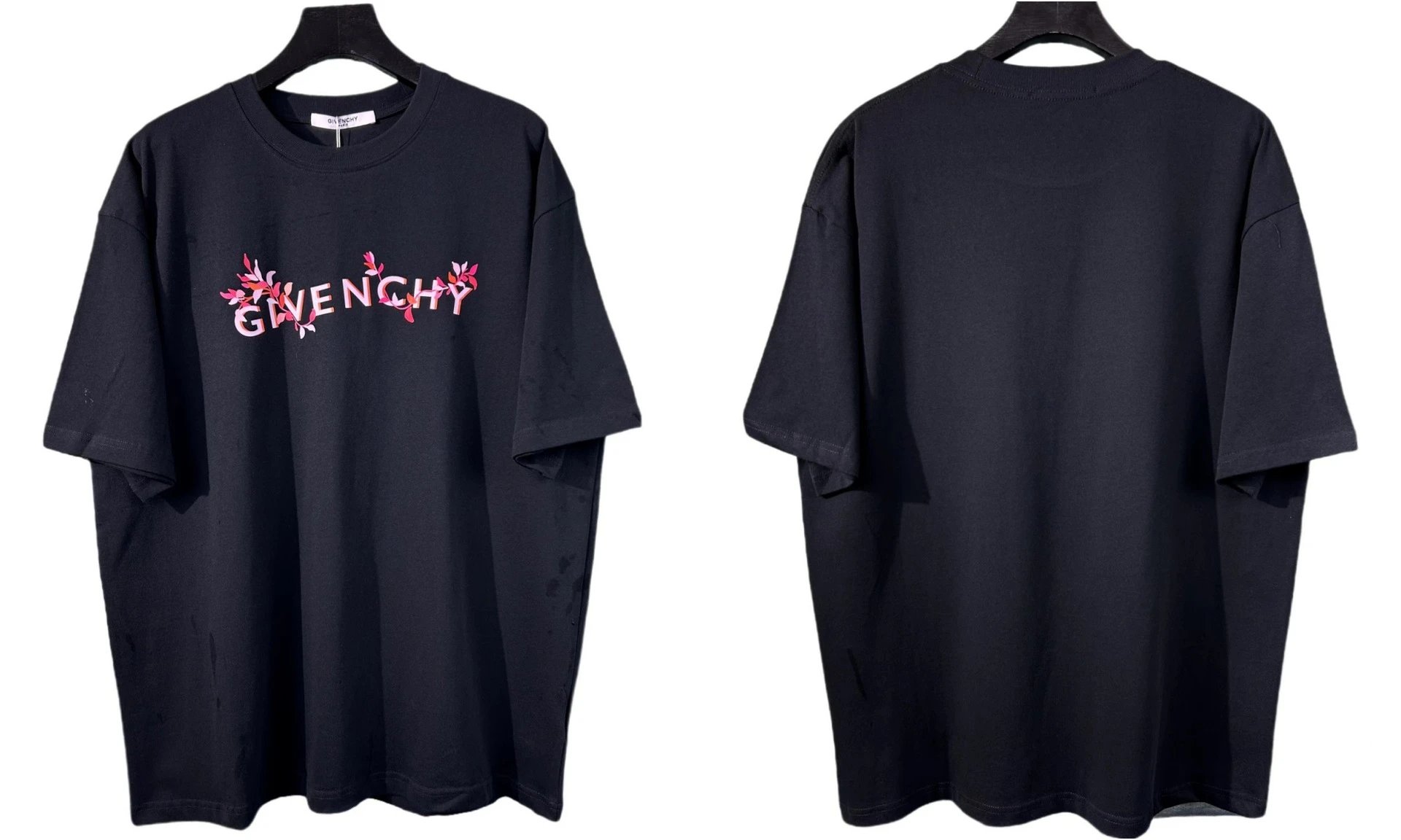 Givenchy T-Shirts Oversized graphic-print — 821 black